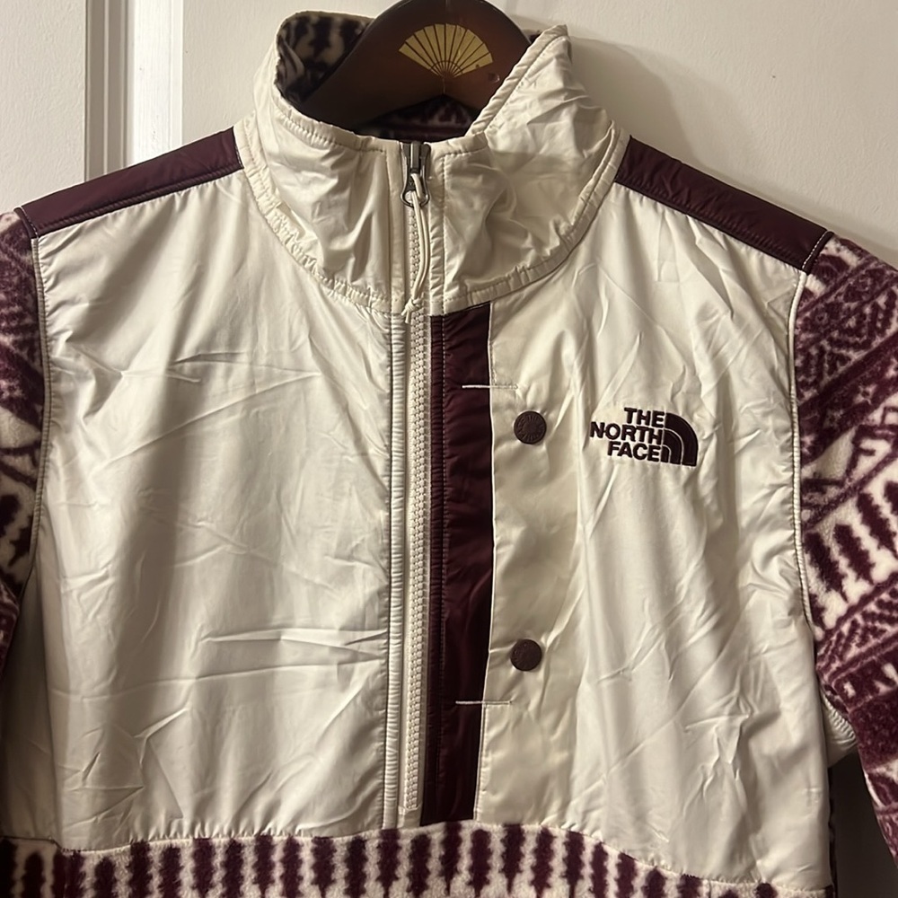 The North Face Jacket,Light Medium Size New with out Tag - Picture 2 of 6